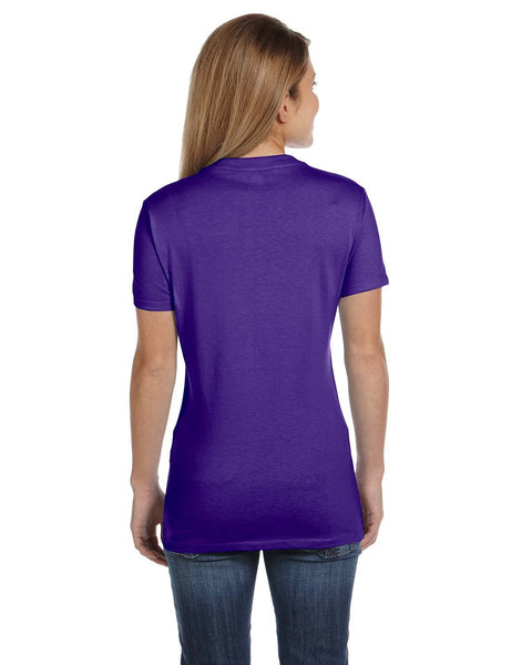 Camiseta Hanes S04V Nano-T con cuello en V para mujer